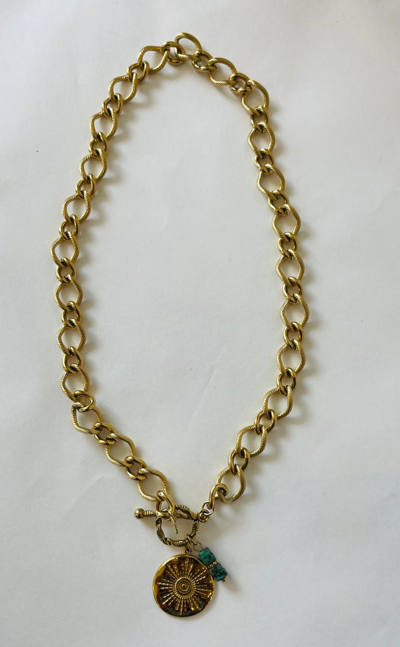 BLAKLACE-GOLD CHAIN NECKLACE WITH PENDANT